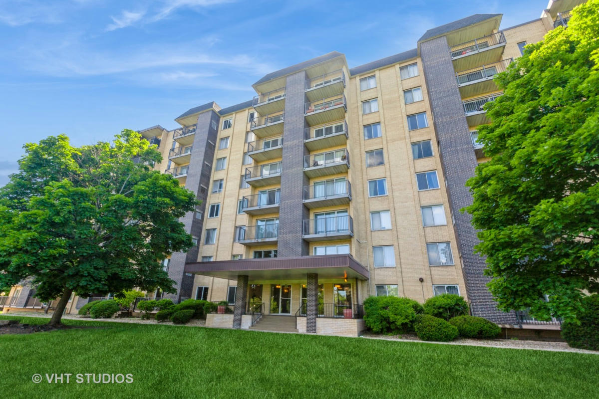 5400 WALNUT AVE UNIT 503, DOWNERS GROVE, IL 60515, photo 1 of 23