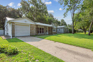 912 N LINVIEW AVE, URBANA, IL 61801 - Image 1