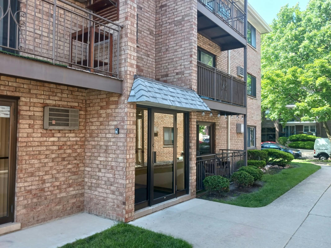 8749 W SUMMERDALE AVE APT 2A, CHICAGO, IL 60656, photo 1 of 11