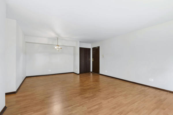 2615 W FOSTER AVE APT 103, CHICAGO, IL 60625, photo 4 of 17