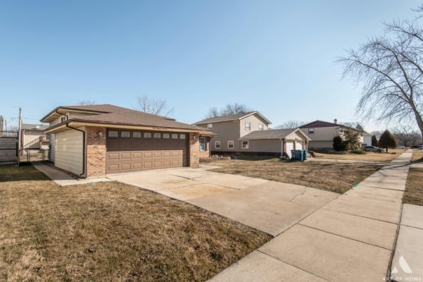 16505 PRAIRIE AVE, SOUTH HOLLAND, IL 60473, photo 4 of 29