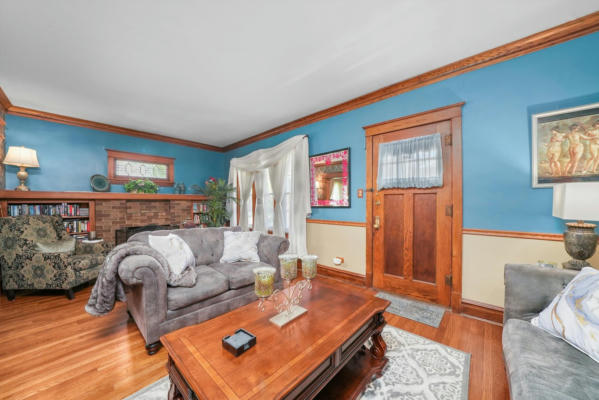 4900 W WOLFRAM ST, CHICAGO, IL 60641, photo 4 of 41