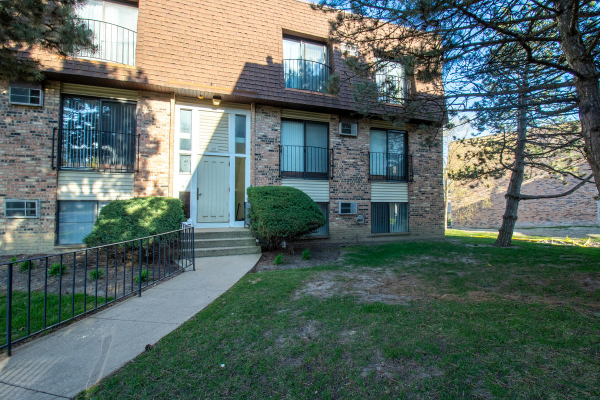 171 N WATERS EDGE DR APT 101, GLENDALE HEIGHTS, IL 60139, photo 1 of 14
