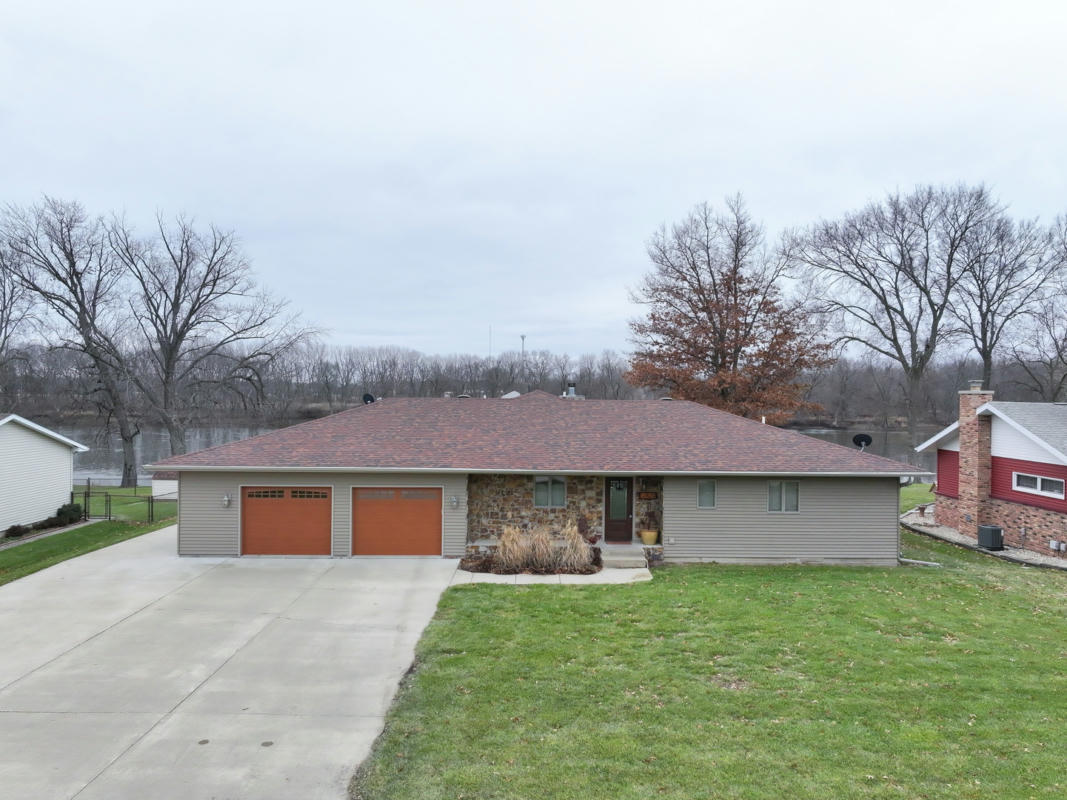 12822 LAWRENCE RD, STERLING, IL 61081, photo 1 of 60