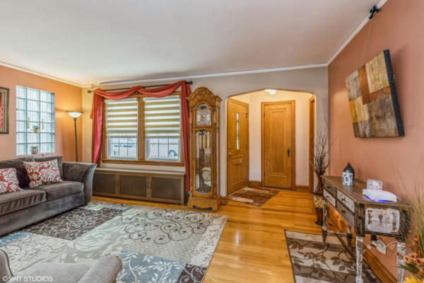 5307 S NEENAH AVE, CHICAGO, IL 60638, photo 4 of 26