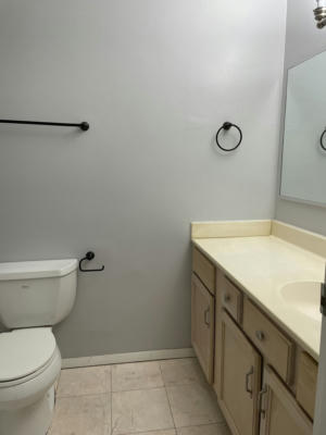 6135 KNOLL WOOD RD APT 303, WILLOWBROOK, IL 60527, photo 5 of 17