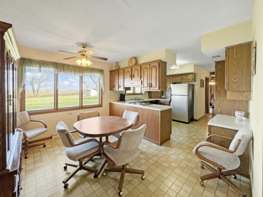 225 S BUNKER HILL RD, GERMAN VALLEY, IL 61039, photo 5 of 24