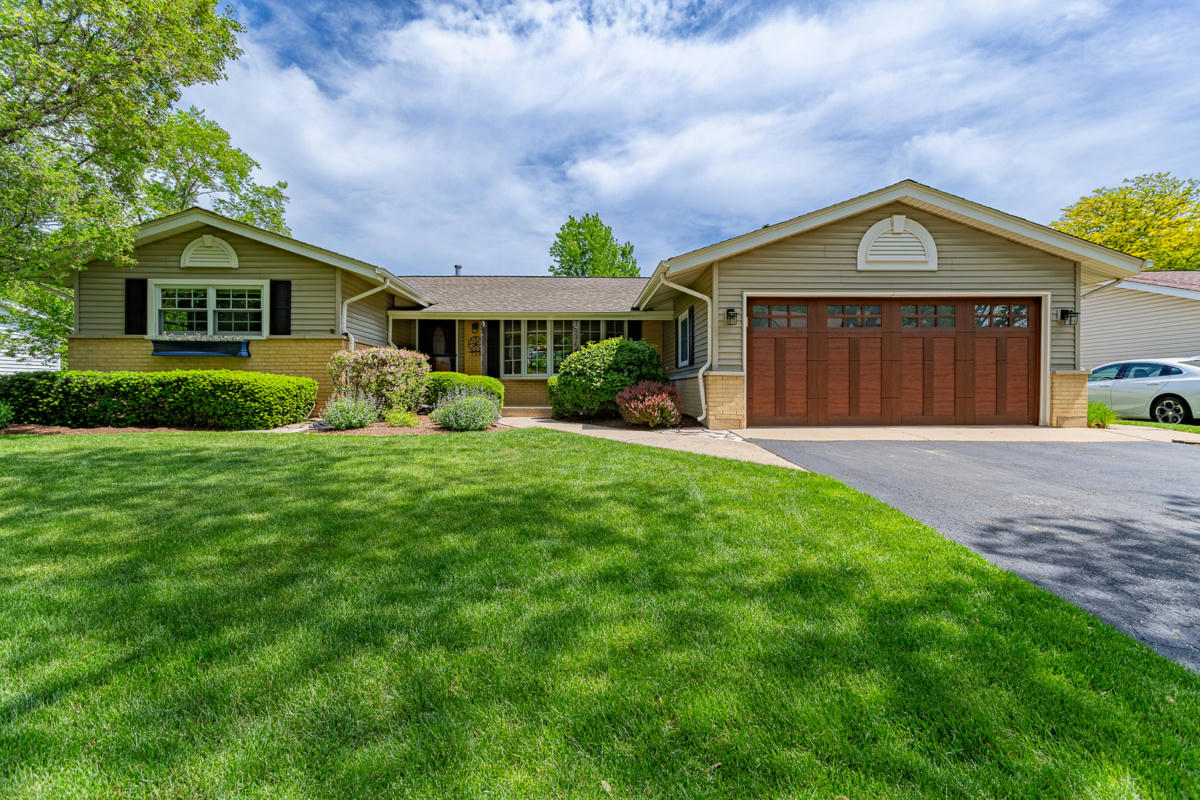 719 BRANTWOOD AVE, ELK GROVE VILLAGE, IL 60007, photo 1 of 32