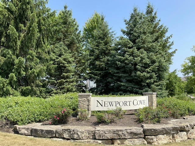 40590 N NORTH NEWPORT DR, ANTIOCH, IL 60002, photo 1 of 16