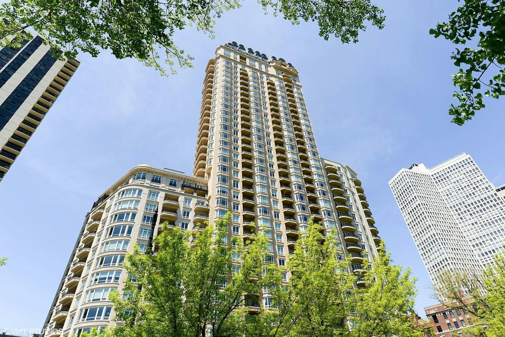 2550 N LAKEVIEW AVE UNIT S2501