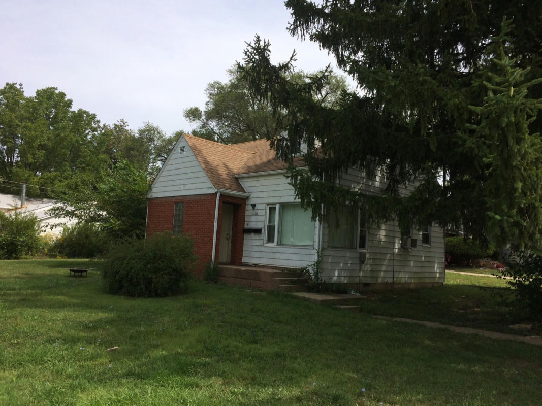 1400 N DIVISION AVE, URBANA, IL 61801, photo 1 of 22