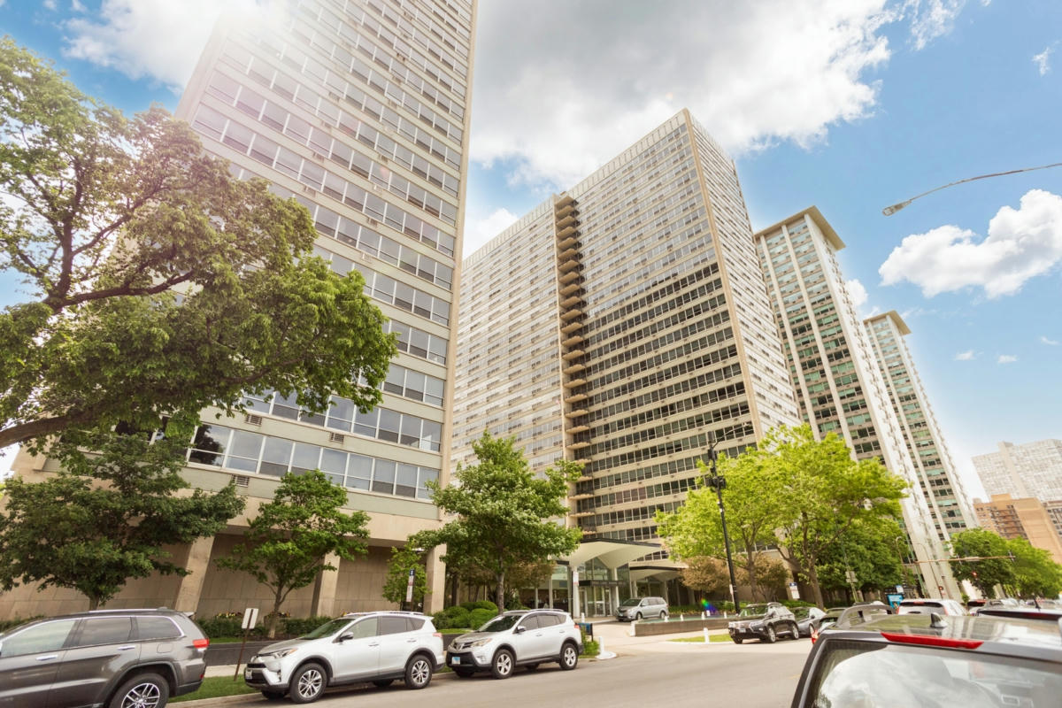 3550 N LAKE SHORE DR APT 2106, CHICAGO, IL 60657, photo 1 of 13