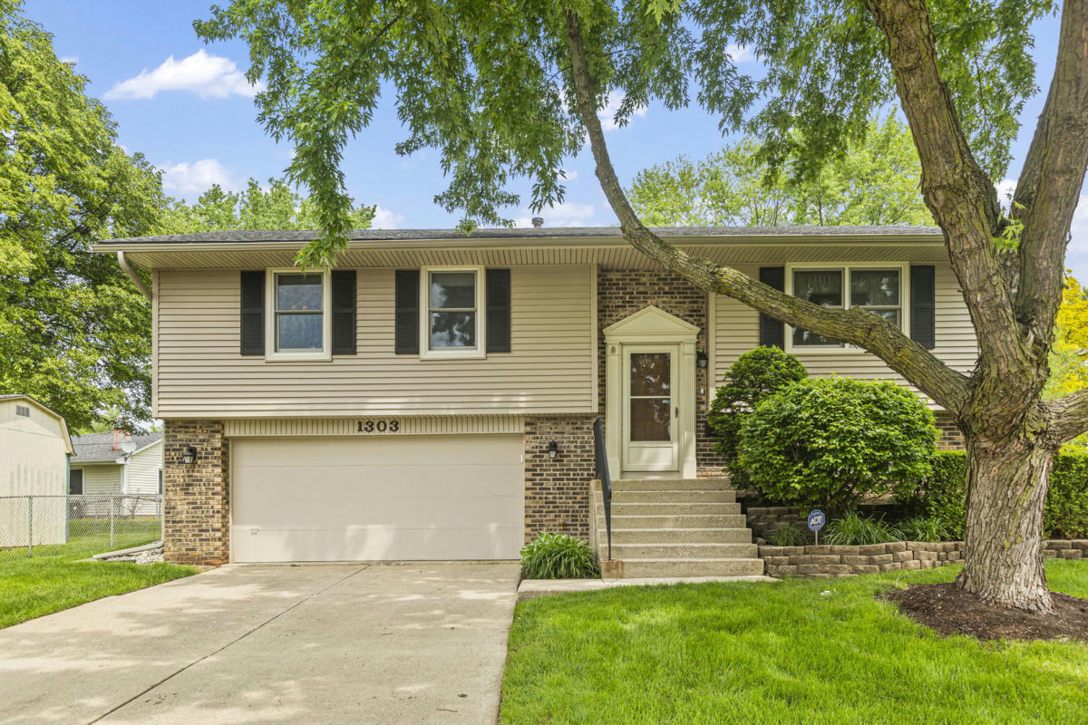 1303 S PARK AVE, STREAMWOOD, IL 60107, photo 1 of 32