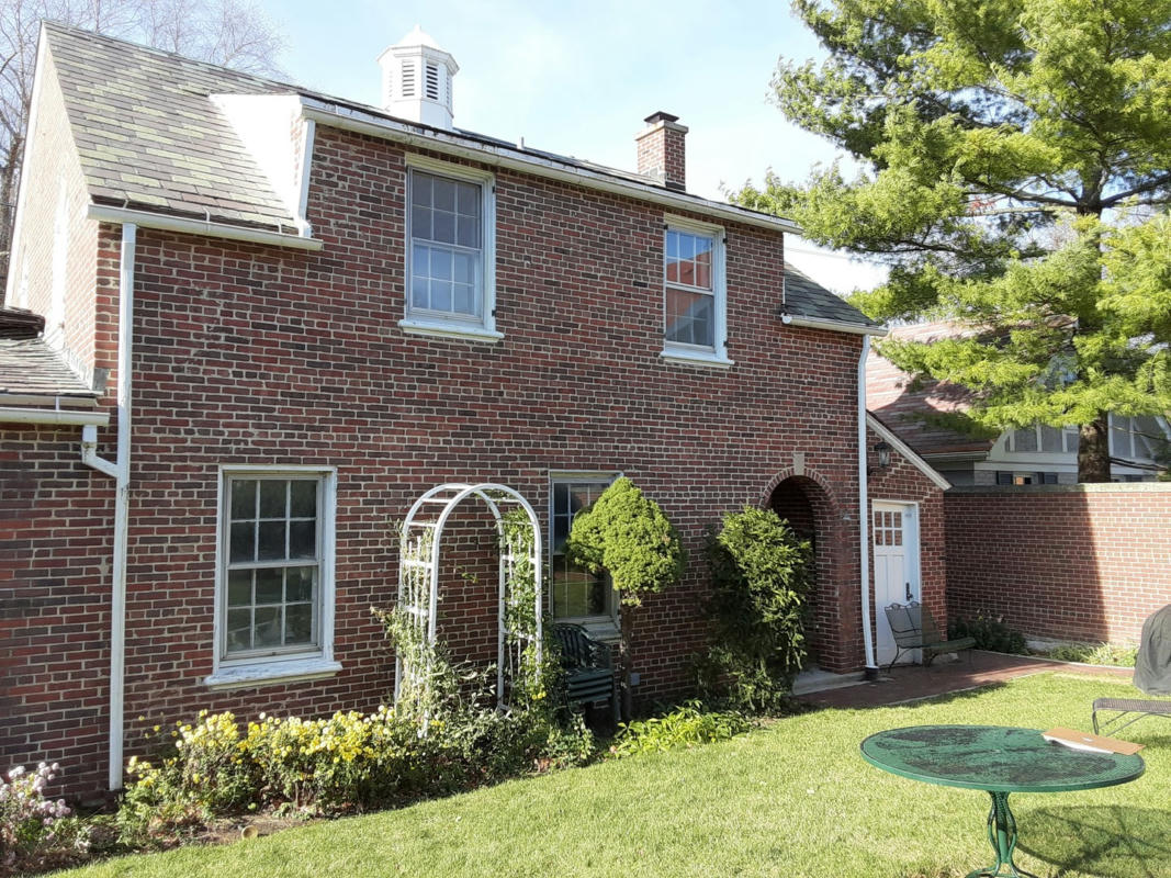 Discover the Perfect Coach House for Rent in Evanston, IL