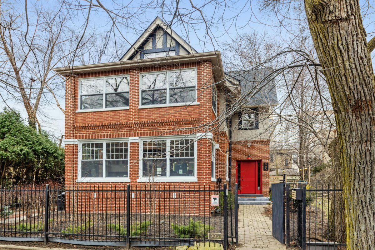 905 W CASTLEWOOD TER, CHICAGO, IL 60640, photo 1 of 48