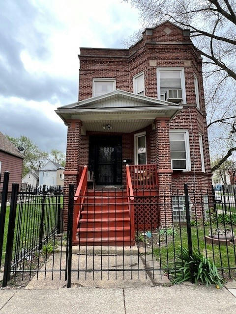 4957 W ERIE ST, CHICAGO, IL 60644, photo 1 of 18