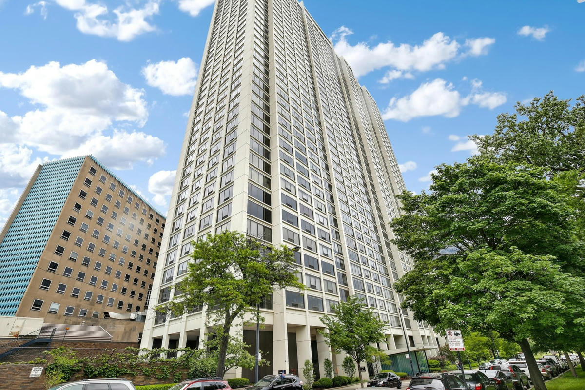 2800 N LAKE SHORE DR APT 3411, CHICAGO, IL 60657, photo 1 of 26