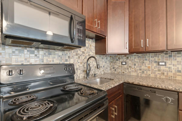 3110 N SHERIDAN RD APT 503, CHICAGO, IL 60657, photo 4 of 16