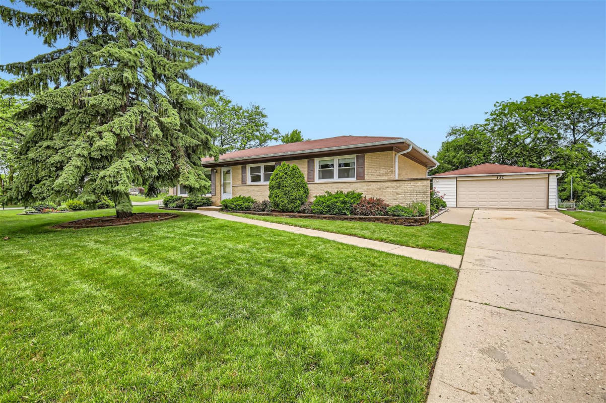 132 SCULLY DR, SCHAUMBURG, IL 60193, photo 1 of 27