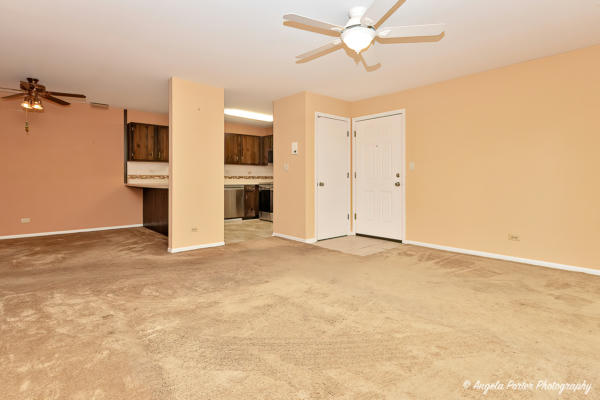 973 GOLF COURSE RD APT 7, CRYSTAL LAKE, IL 60014, photo 4 of 26