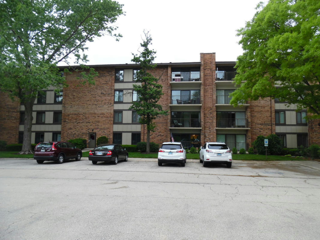 301 LAKE HINSDALE DR APT 209, WILLOWBROOK, IL 60527, photo 1 of 21
