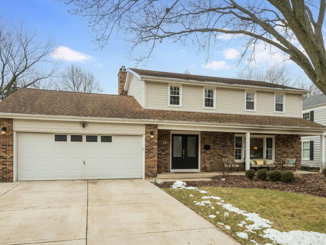 69 S PARKWAY DR, NAPERVILLE, IL 60540, photo 1 of 37