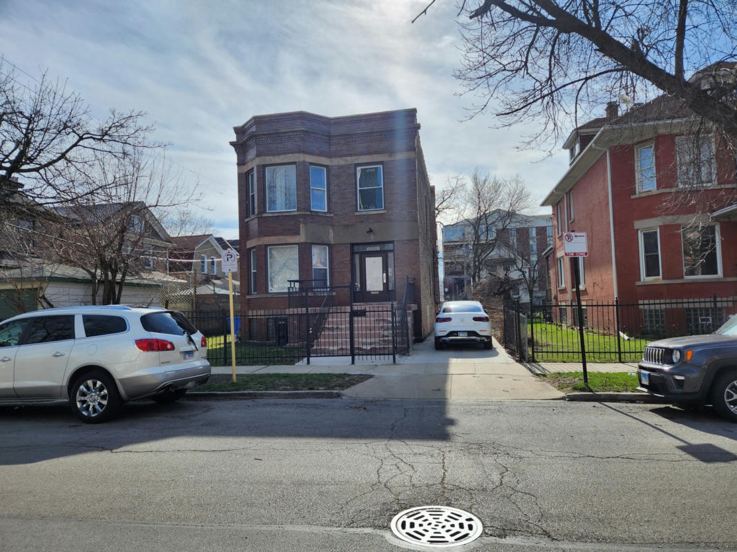 7428 S COLES AVE, CHICAGO, IL 60649, photo 1 of 31