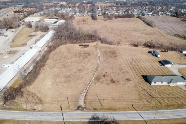 1723 SIX POINTS RD, BLOOMINGTON, IL 61701, photo 4 of 11