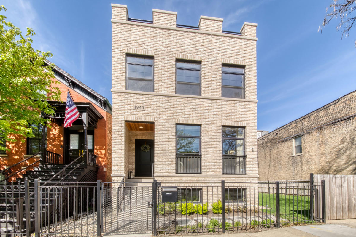 1940 N OAKLEY AVE, CHICAGO, IL 60647, photo 1 of 63