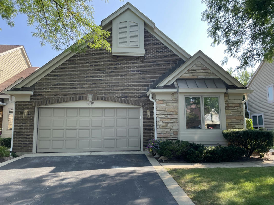 888 FOUNTAIN VIEW DR, DEERFIELD, IL 60015, photo 1 of 25