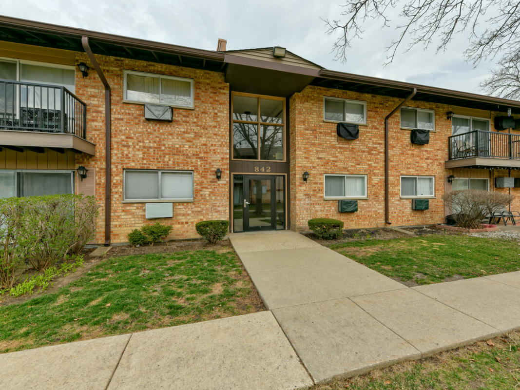 842 E OLD WILLOW RD APT 102, PROSPECT HEIGHTS, IL 60070, photo 1 of 31