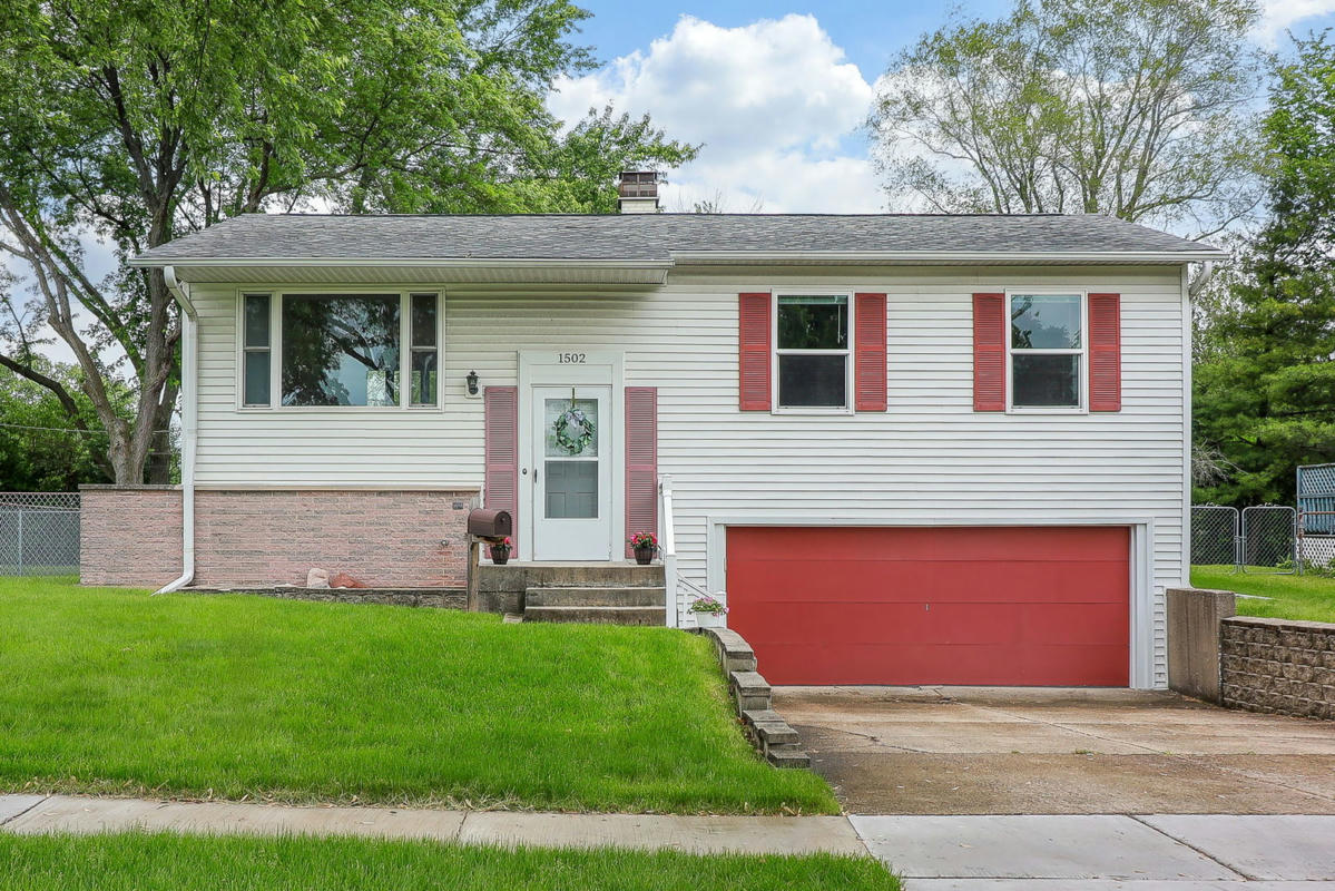 1502 DAVINE DR, GLENDALE HEIGHTS, IL 60139, photo 1 of 21
