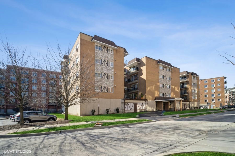 1633 RIVER ST APT 2A, Des Plaines, IL 60016 Condominium For Sale | MLS ...