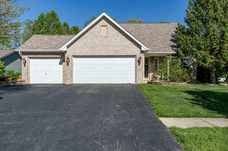 5001 MEADOWVIEW CIR, LOVES PARK, IL 61111, photo 1 of 42