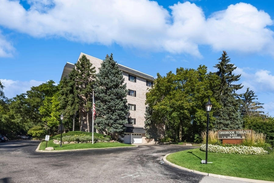 1S150 SPRING RD APT 4D, OAKBROOK TERRACE, IL 60181, photo 1 of 13