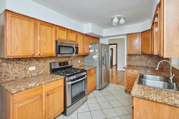 3209 W ARDMORE AVE, CHICAGO, IL 60659, photo 4 of 21