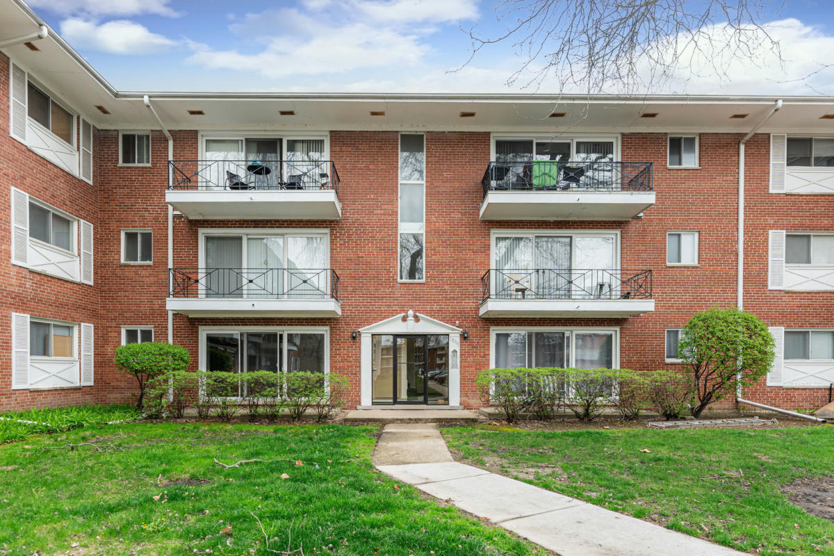 10115 OLD ORCHARD CT UNIT 101, SKOKIE, IL 60076, photo 1 of 16