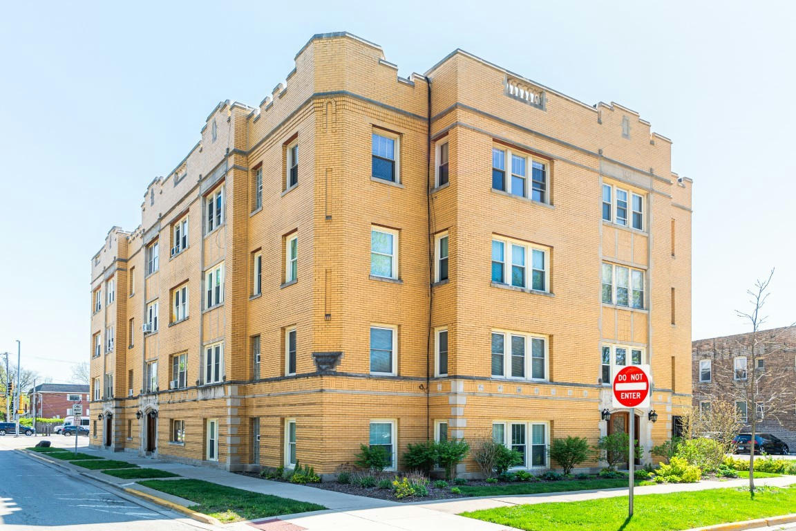 600 ELGIN AVE APT B3, FOREST PARK, IL 60130, photo 1 of 15