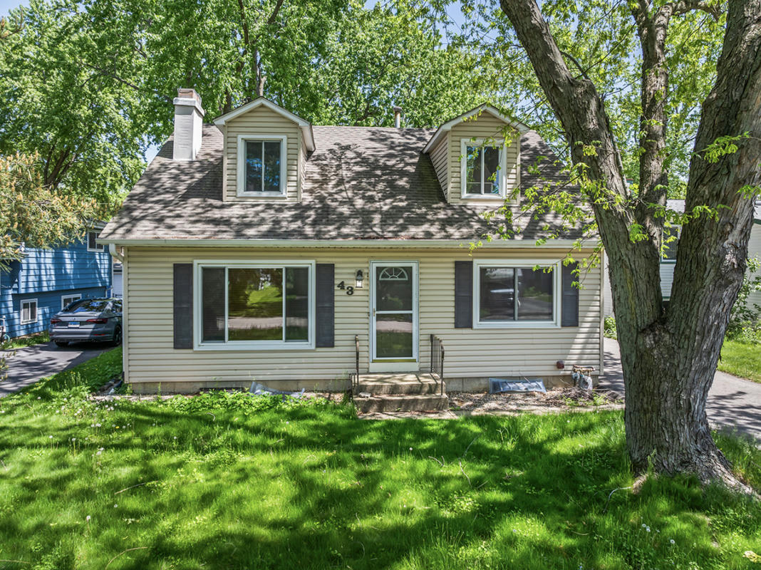 43 CLOVER DR, CRYSTAL LAKE, IL 60014, photo 1 of 18