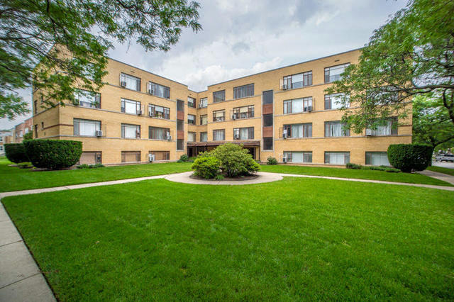 2710 W SUMMERDALE AVE APT 3A, CHICAGO, IL 60625, photo 1 of 16