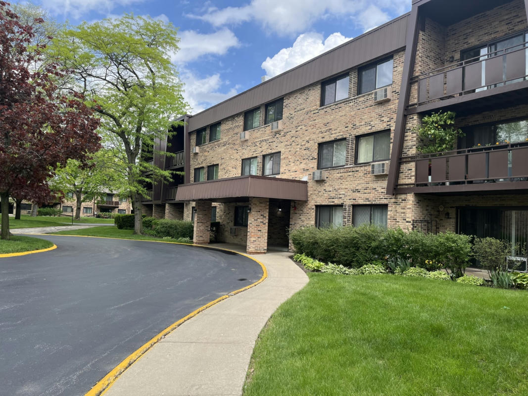 2604 N WINDSOR DR UNIT 203, ARLINGTON HEIGHTS, IL 60004, photo 1 of 8