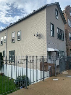 8846 S HOUSTON AVE, CHICAGO, IL 60617, photo 3 of 5