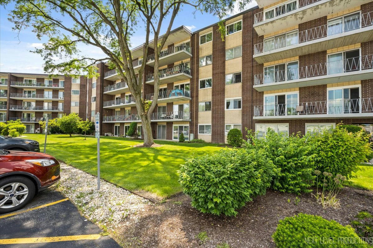 2900 MAPLE AVE APT 24B, DOWNERS GROVE, IL 60515, photo 1 of 20