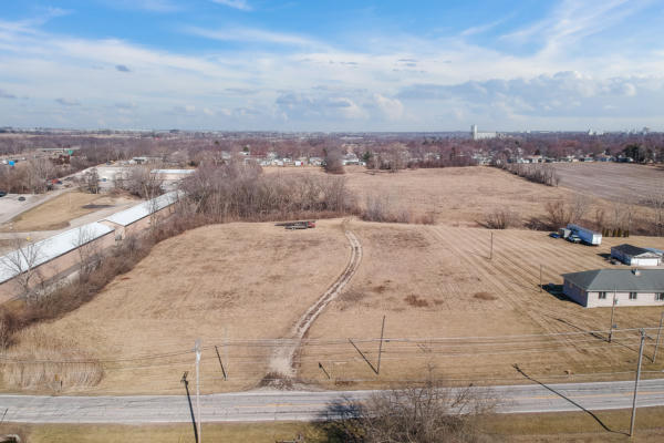 1723 SIX POINTS RD, BLOOMINGTON, IL 61701, photo 3 of 11