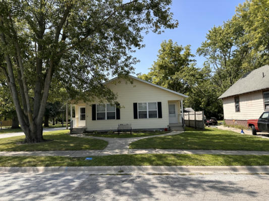 141 S BROWN ST, WATSEKA, IL 60970 - Image 1