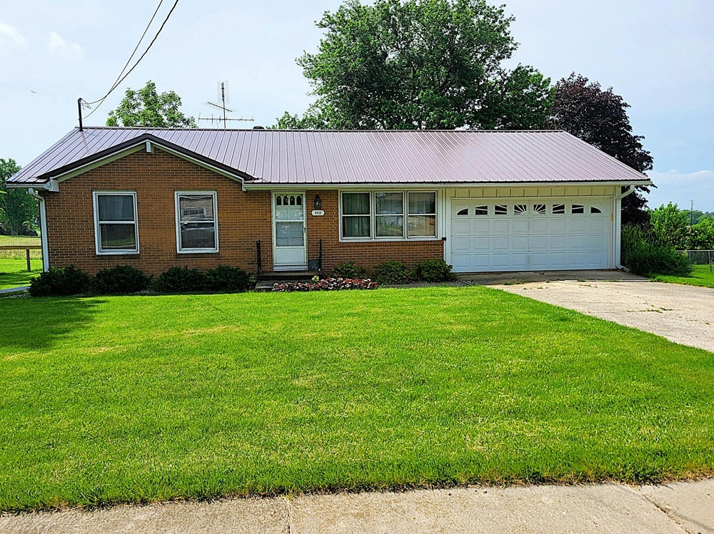 360 W LAHMAN ST, FRANKLIN GROVE, IL 61031, photo 1 of 18