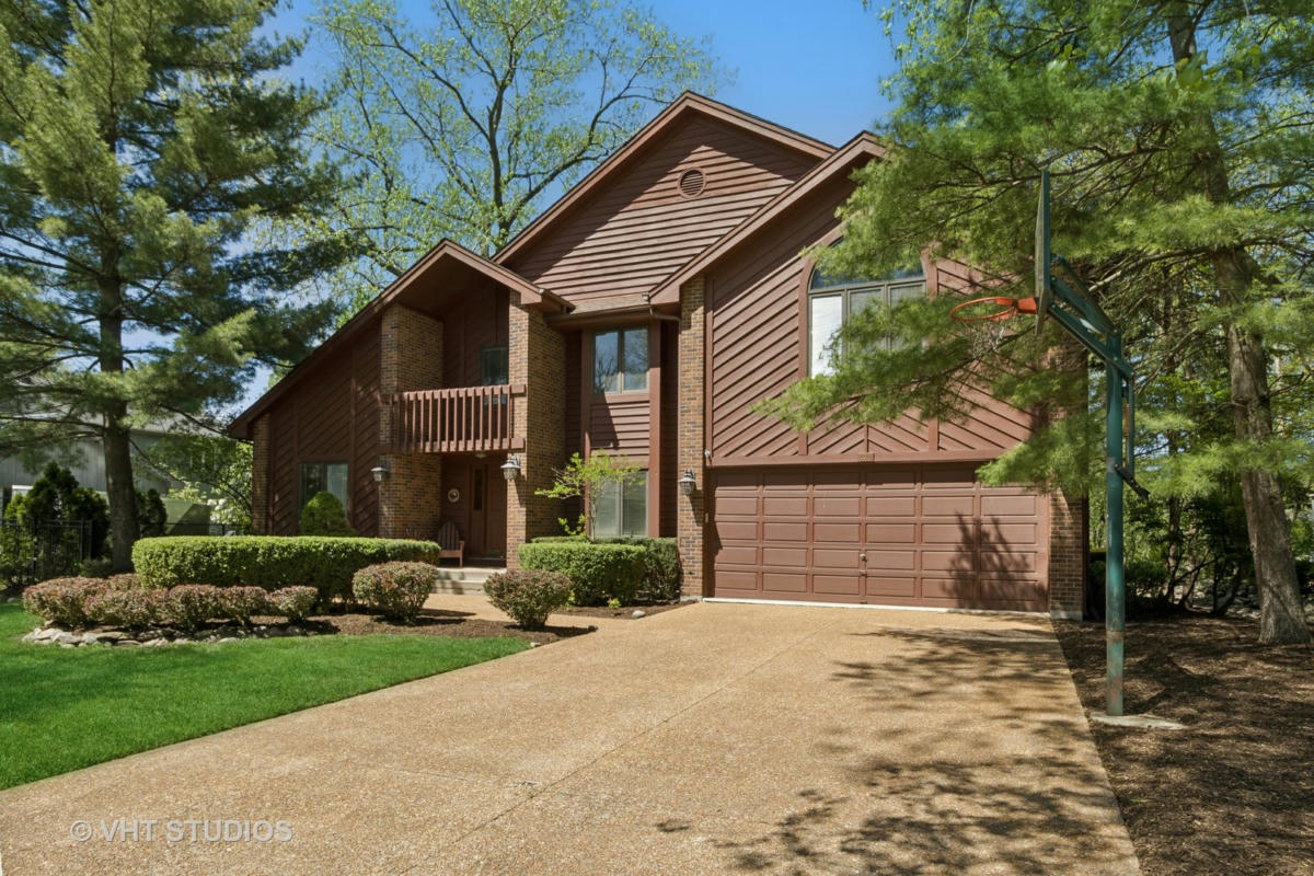 4460 WILLIAMSBURG CT, ROLLING MEADOWS, IL 60008, photo 1 of 32