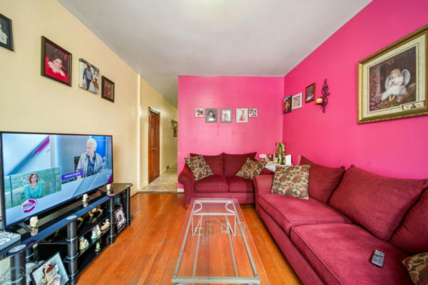 2832 N WOODARD ST, CHICAGO, IL 60618, photo 4 of 33
