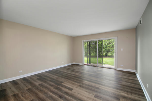 22A KINGERY QUARTER APT 101, WILLOWBROOK, IL 60527, photo 4 of 17