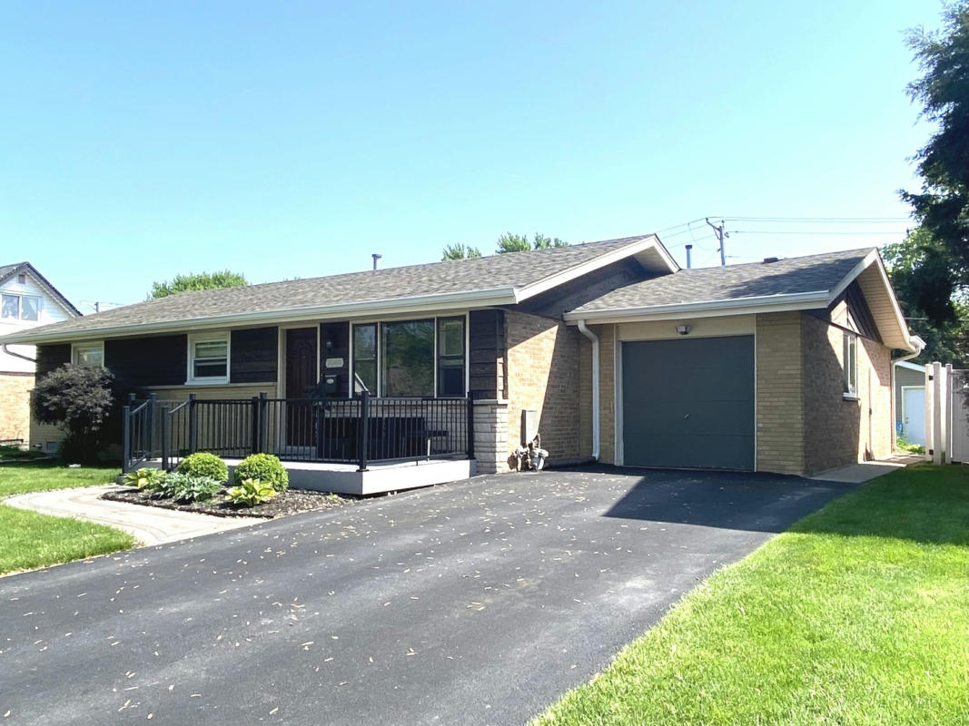 7049 STANFORD DR, BRIDGEVIEW, IL 60455, photo 1 of 29